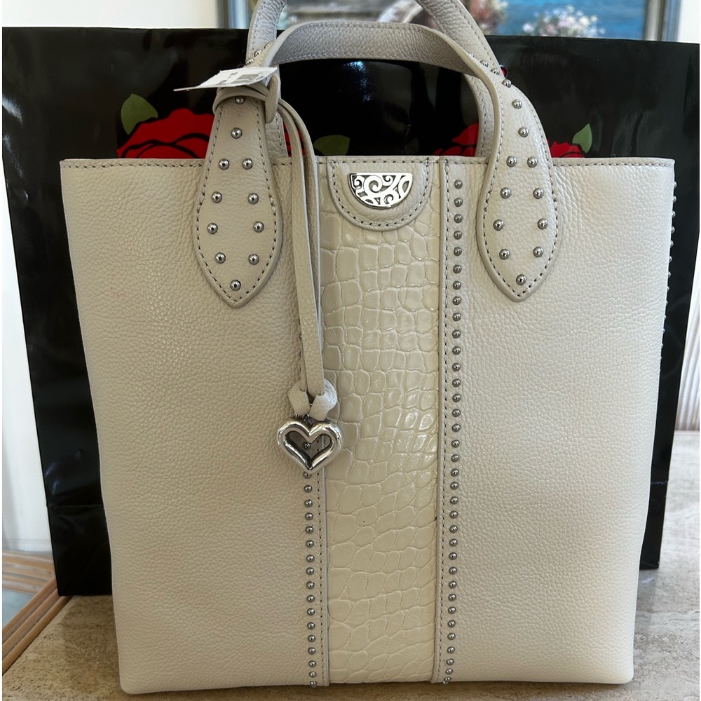 NEW w tags Brighton Johnny Purse, beautiful crème color.